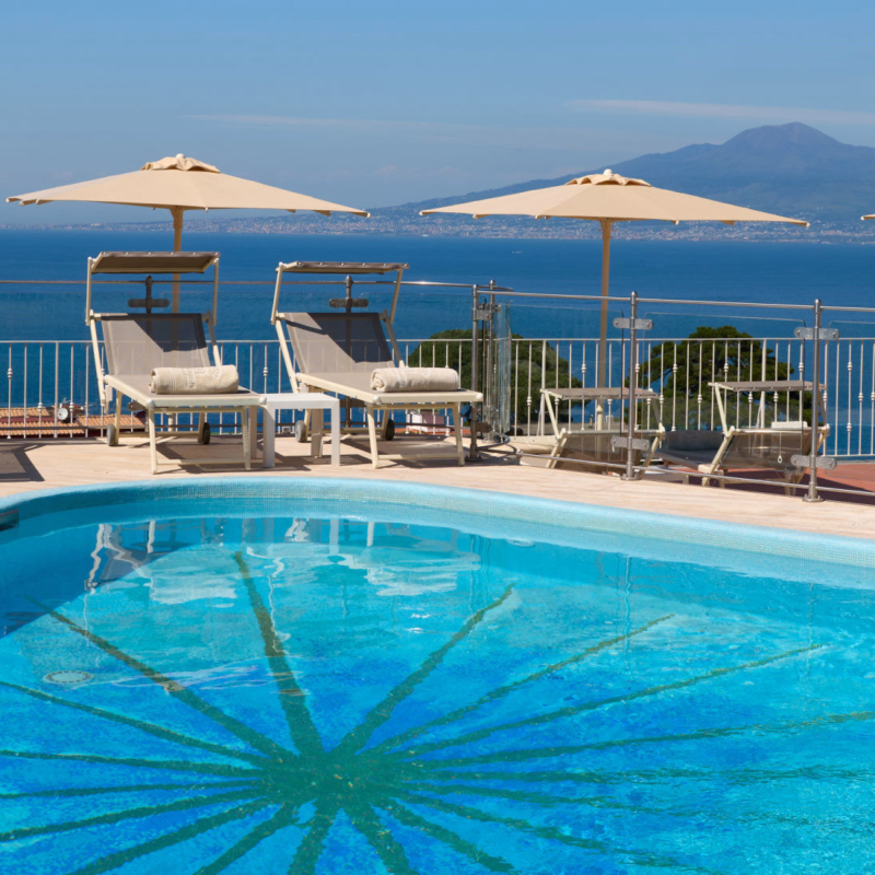 Piscina con vista GALLERY